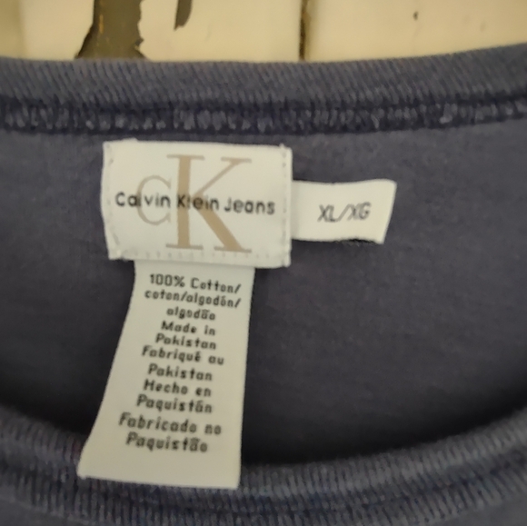 Calvin Klein XL tee, light purple - Picture 4 of 4